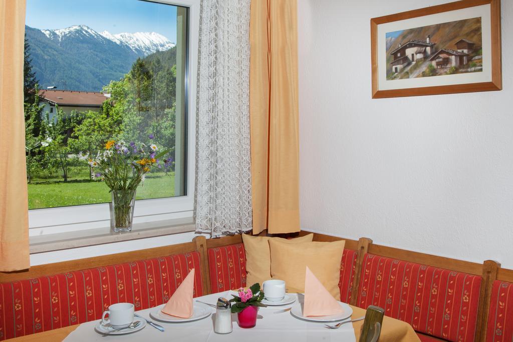 Hôtel Gastehaus Frischhut à Nassereith Extérieur photo